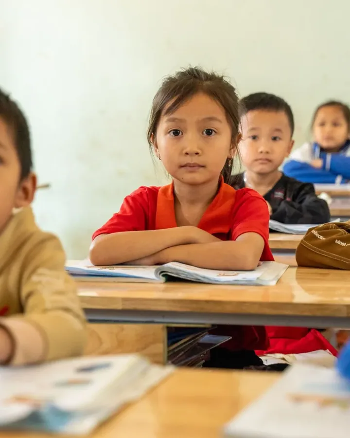 Học sinh làm bài trên lớp